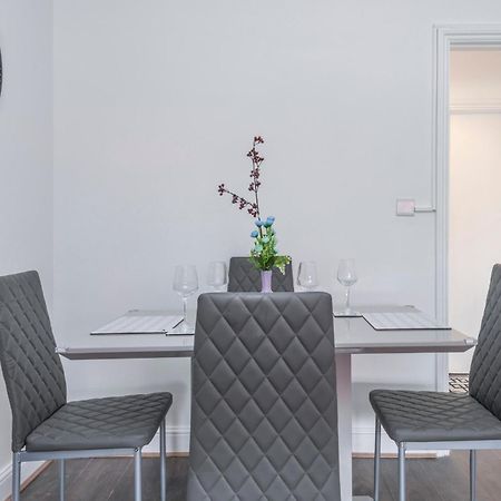 Modern Family Home W/Wi-Fi, Netflix, Self Check-In Londres Exterior foto