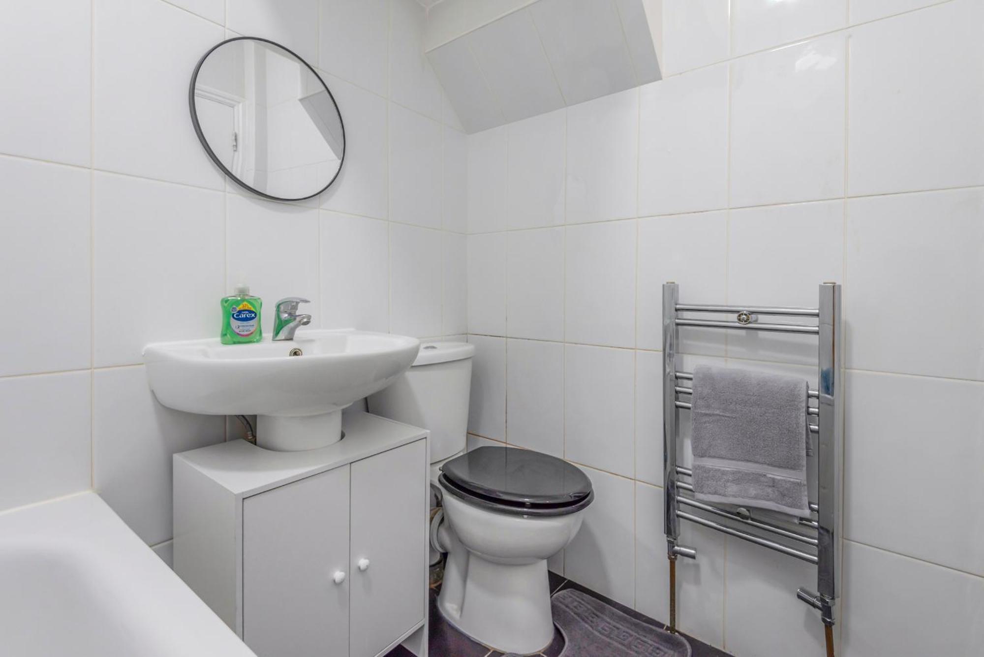 Modern Family Home W/Wi-Fi, Netflix, Self Check-In Londres Exterior foto