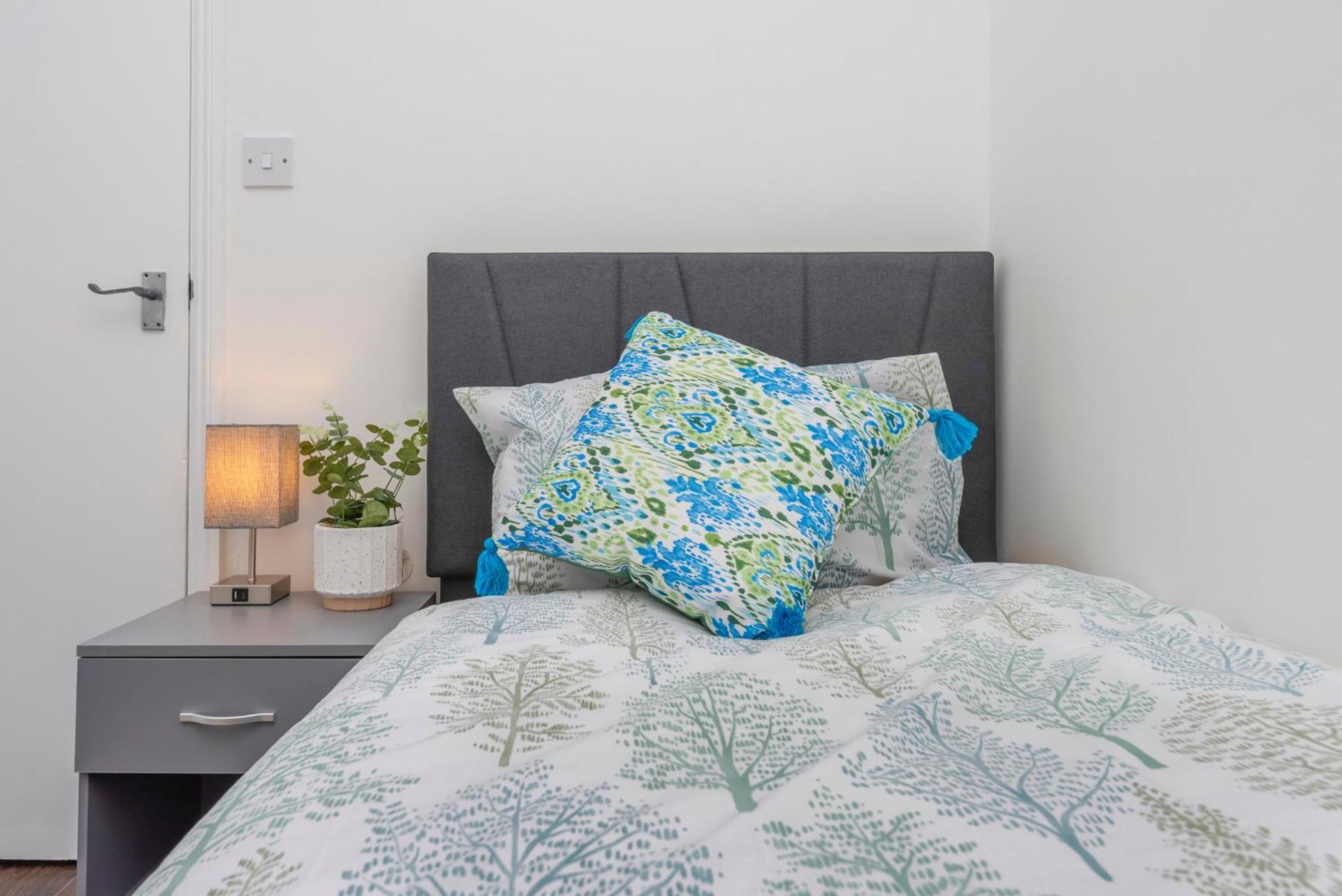Modern Family Home W/Wi-Fi, Netflix, Self Check-In Londres Exterior foto